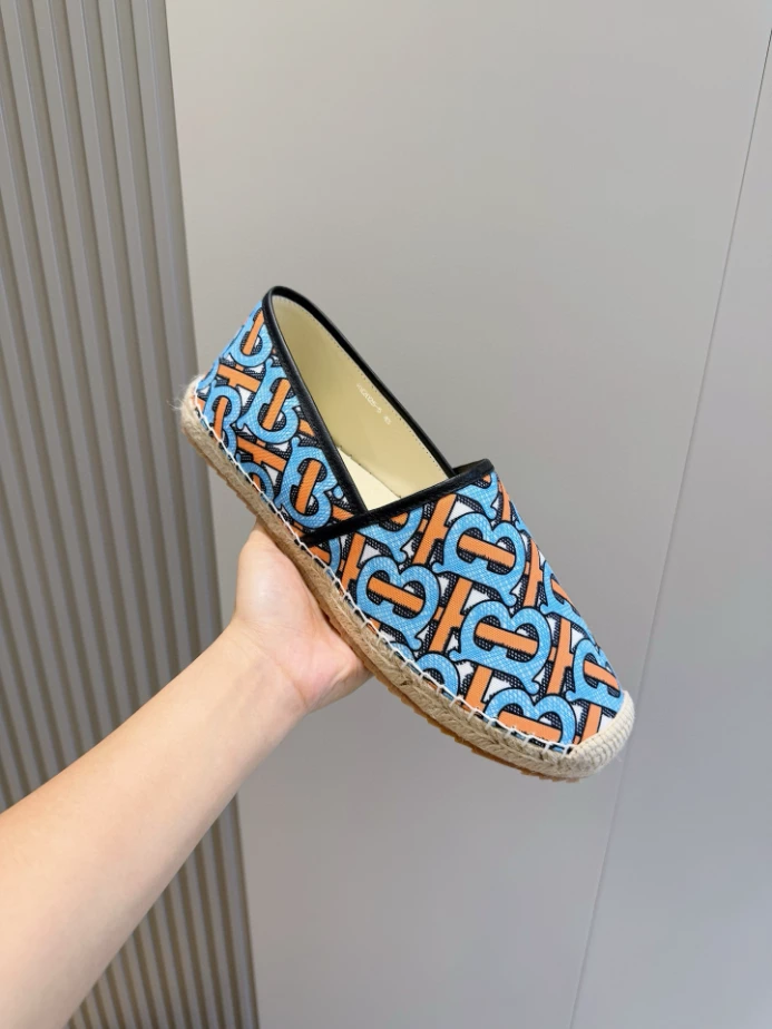 BURBERRY CANVAS STRAW BUCKET – BBR044