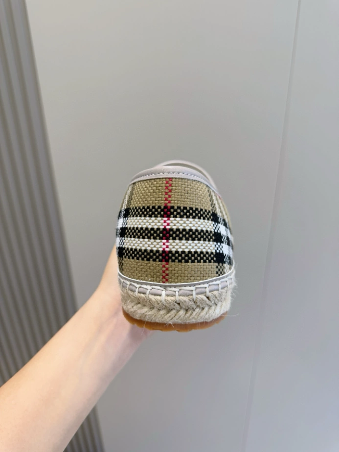 BURBERRY CANVAS STRAW BUCKET – BBR045