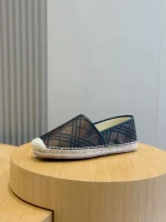 BURBERRY CANVAS STRAW BUCKET – BBR046