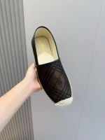 BURBERRY CANVAS STRAW BUCKET – BBR046