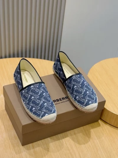 BURBERRY CANVAS STRAW BUCKET – BBR048