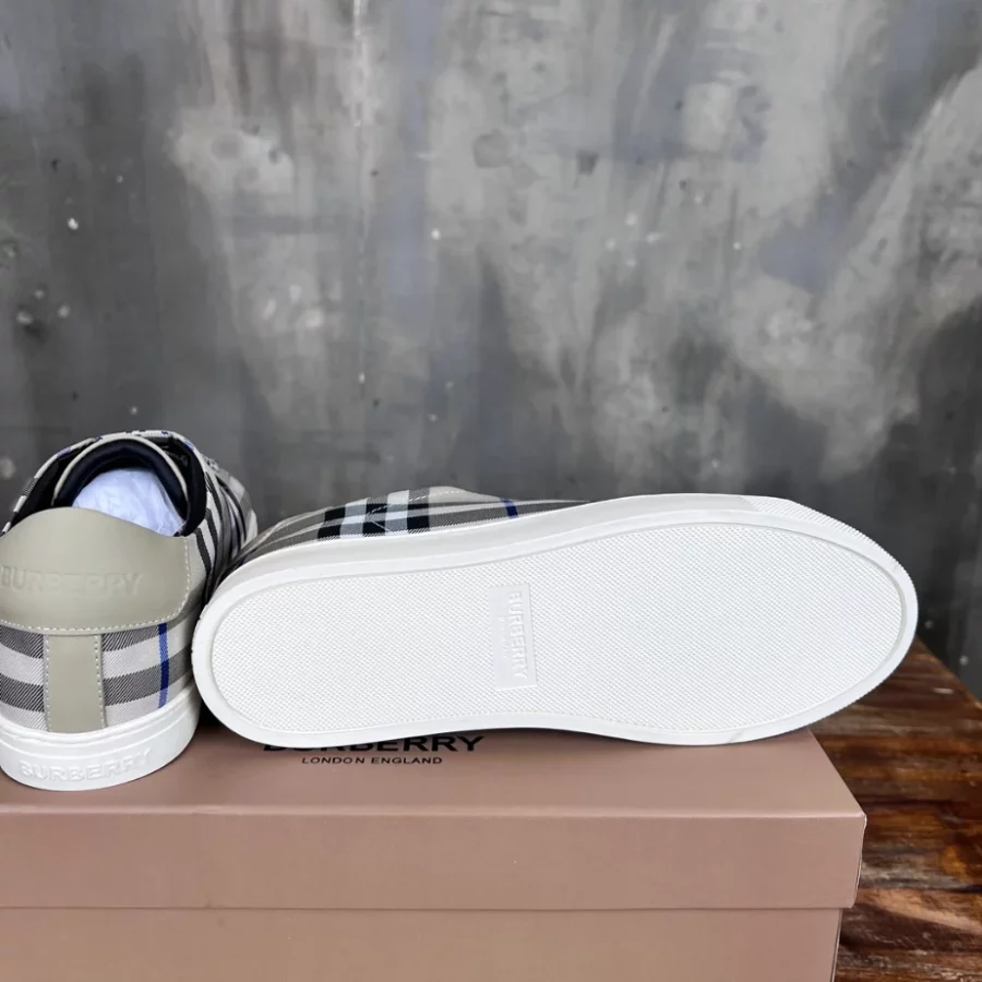 BURBERRY CHECK AND LEATHER SNEAKERS – BBR072