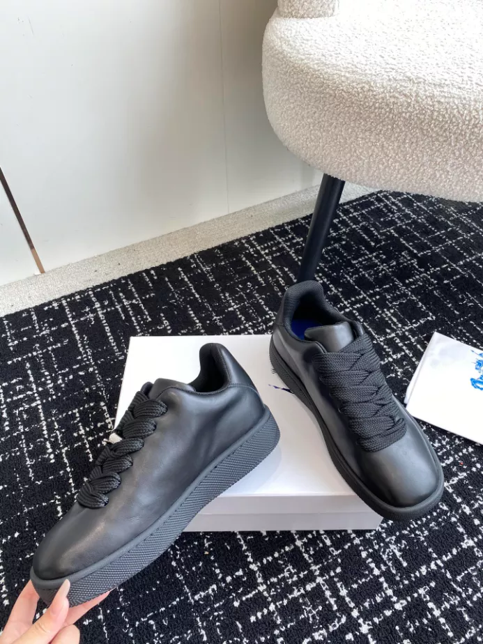 BURBERRY LEATHER BOX SNEAKERS – BBR099