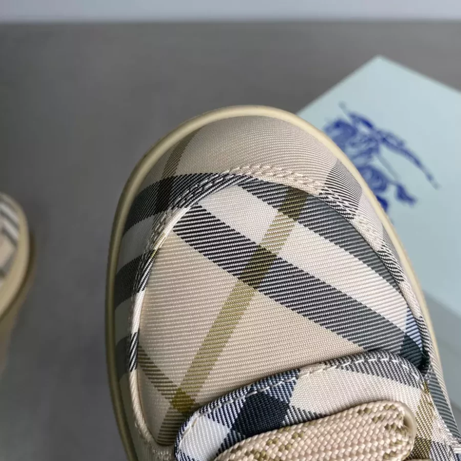BURBERRY CHECK TERRACE SNEAKERS – BBR037