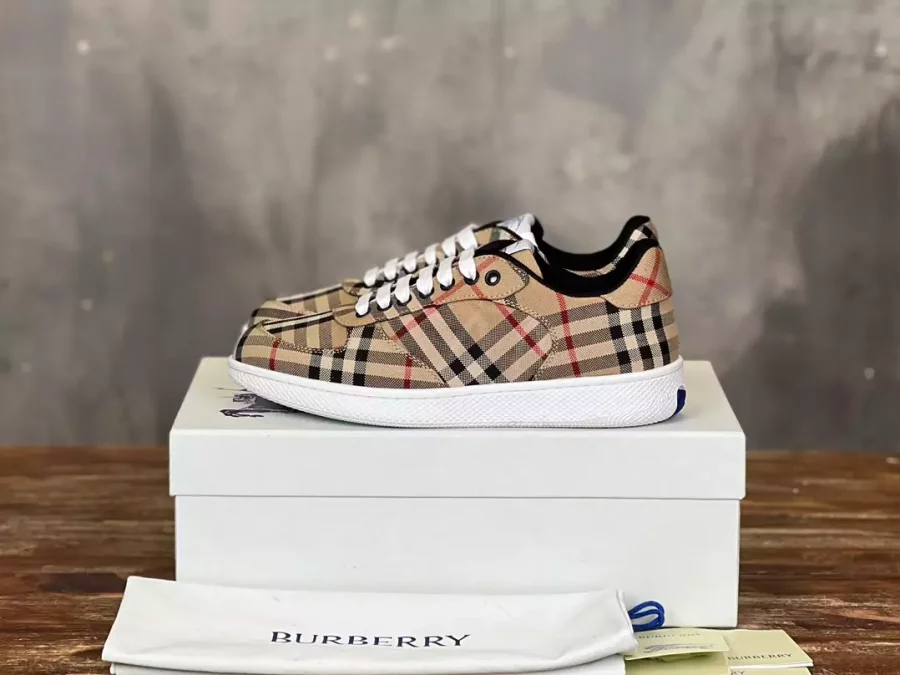 BURBERRY CHECK TERRACE SNEAKERS – BBR093