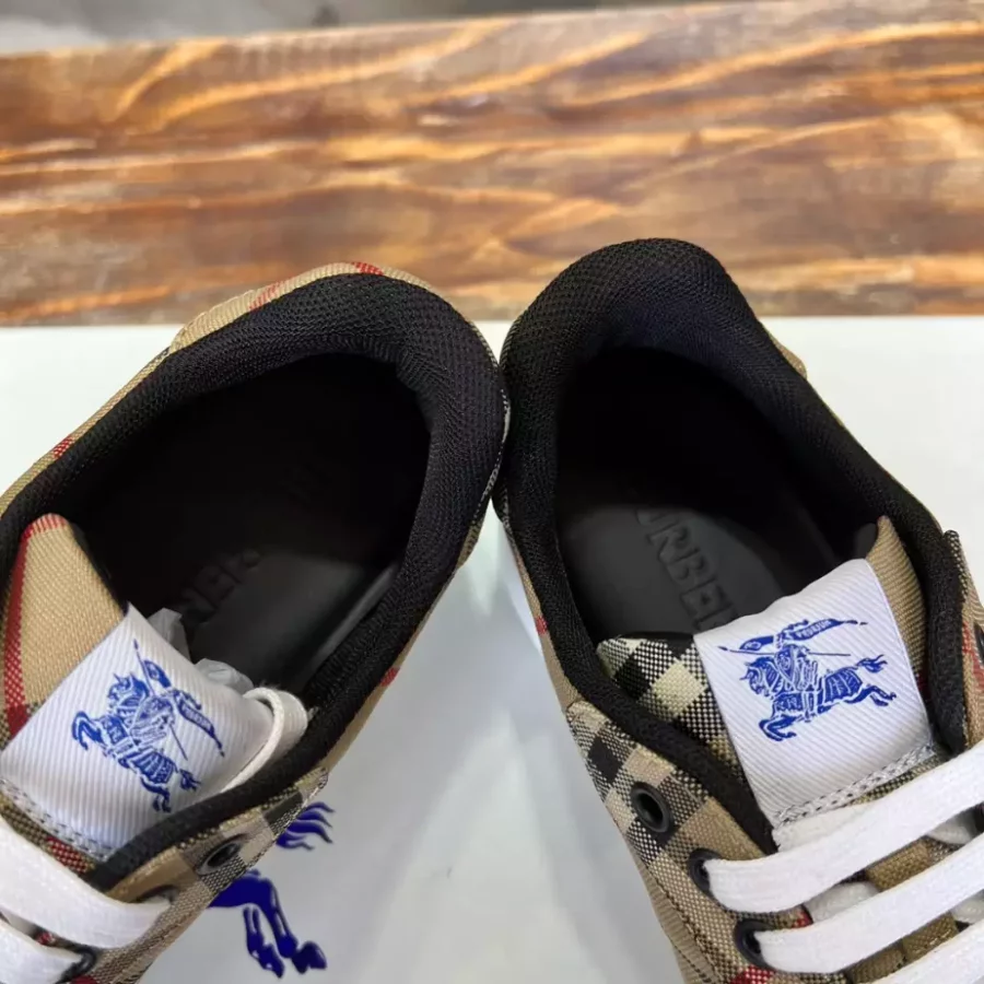 BURBERRY CHECK TERRACE SNEAKERS – BBR093