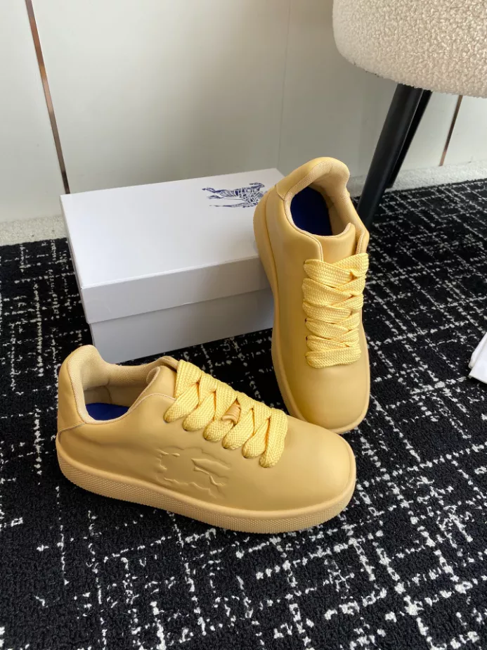 BURBERRY LEATHER BOX SNEAKERS – BBR101