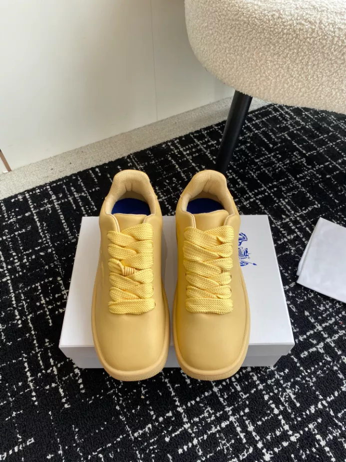 BURBERRY LEATHER BOX SNEAKERS – BBR101