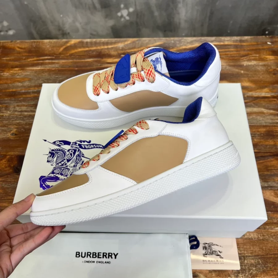 BURBERRY LEATHER SNEAKERS – BBR076