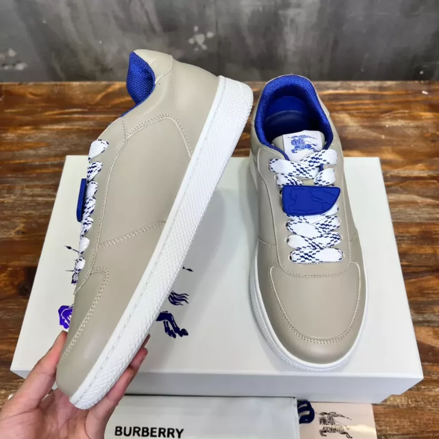 BURBERRY LEATHER SNEAKERS – BBR078
