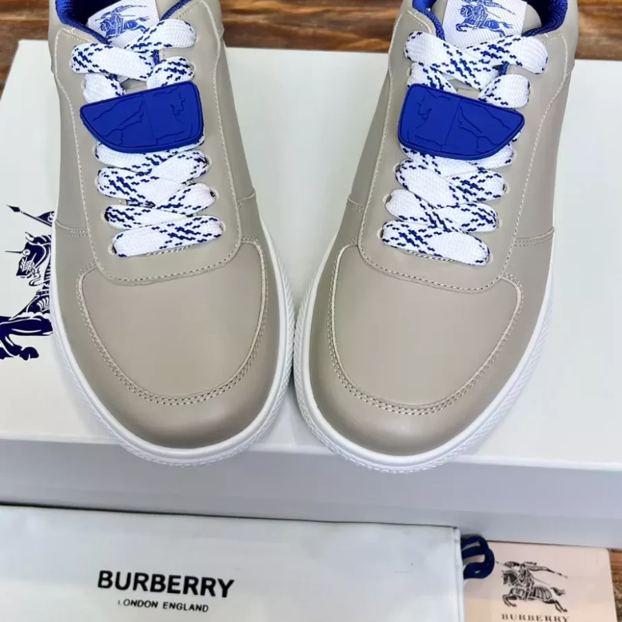 BURBERRY LEATHER SNEAKERS – BBR078