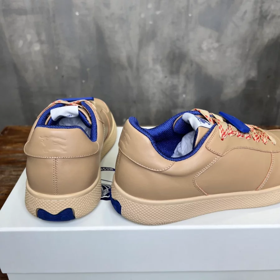BURBERRY LEATHER SNEAKERS – BBR079