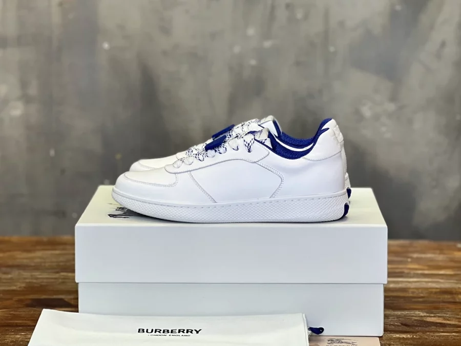 BURBERRY LEATHER SNEAKERS – BBR080