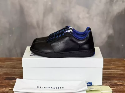BURBERRY LEATHER STOCK SNEAKERS – BBR087