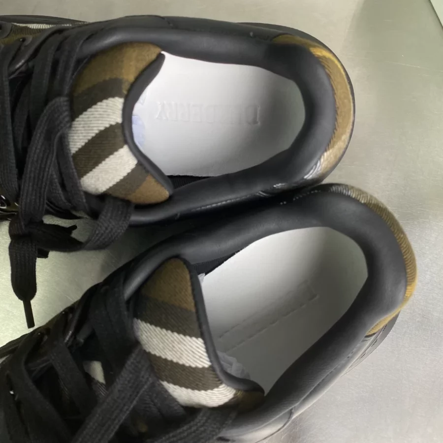 BURBERRY SNEAKERS – BBR032