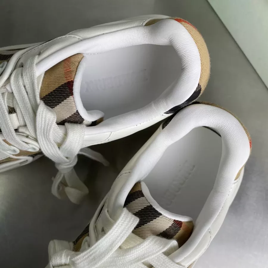 BURBERRY SNEAKERS – BBR033