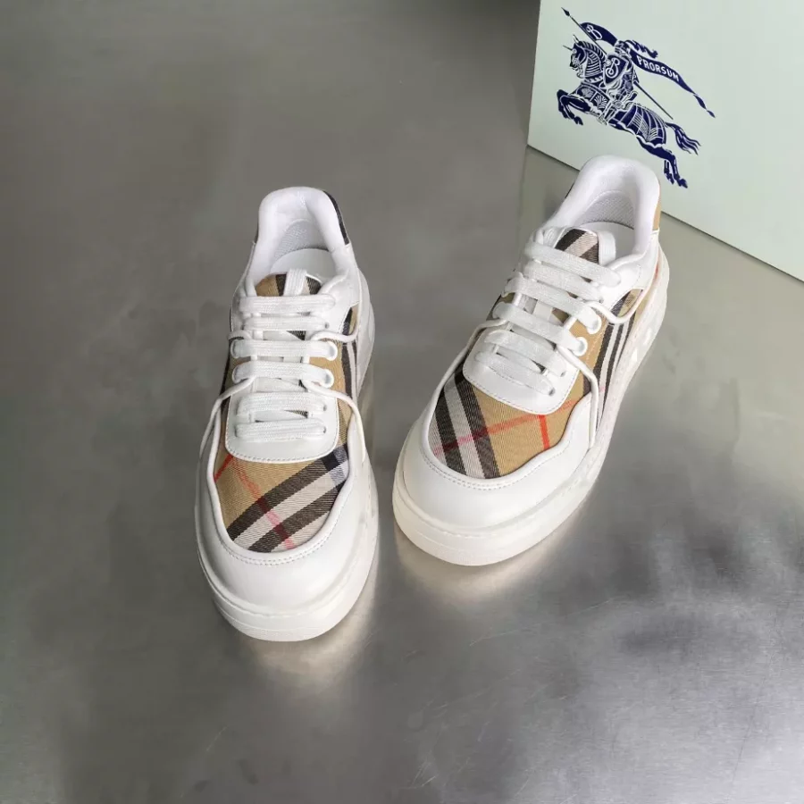 BURBERRY SNEAKERS – BBR033