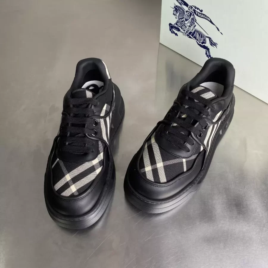 BURBERRY SNEAKERS – BBR034