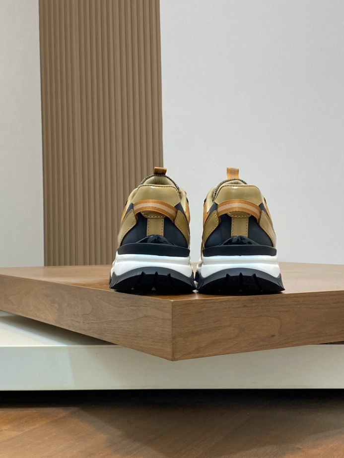 BURBERRY SNEAKERS – BBR065