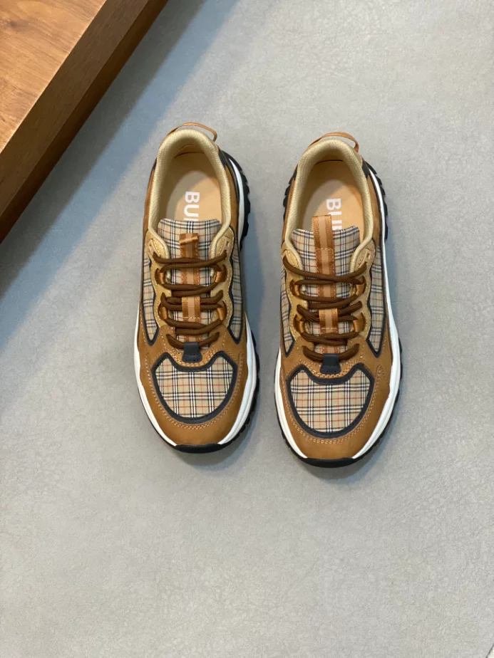 BURBERRY SNEAKERS – BBR065