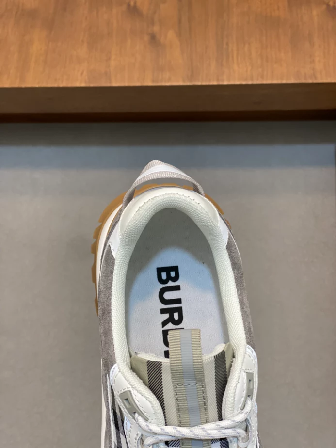 BURBERRY SNEAKERS – BBR068