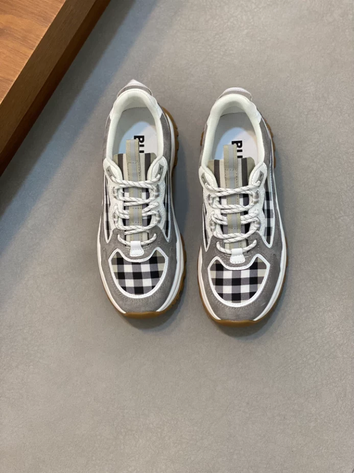 BURBERRY SNEAKERS – BBR068