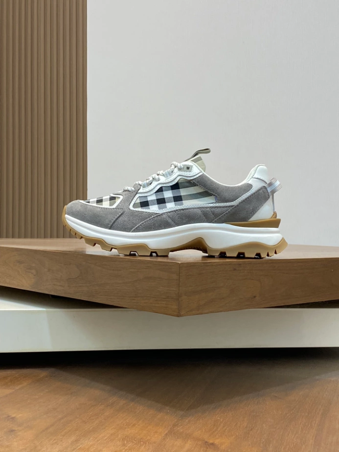 BURBERRY SNEAKERS – BBR068