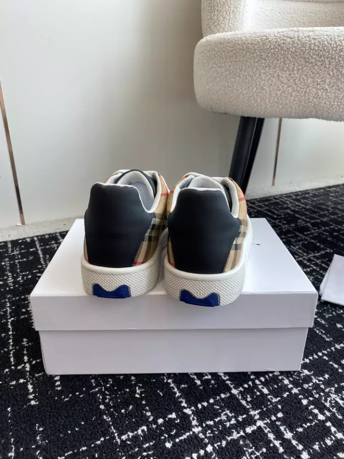 BURBERRY SNEAKERS – BBR102