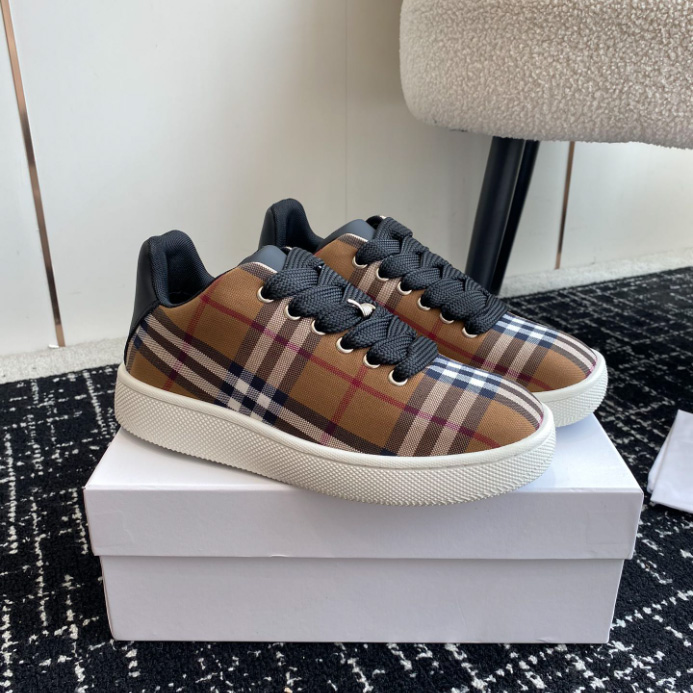 BURBERRY SNEAKERS – BBR103