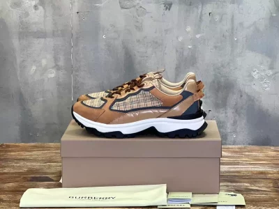 BURBERRY SNEAKERS – BBR105