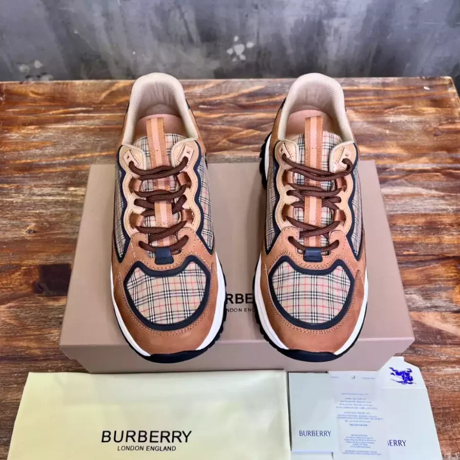 BURBERRY SNEAKERS – BBR105