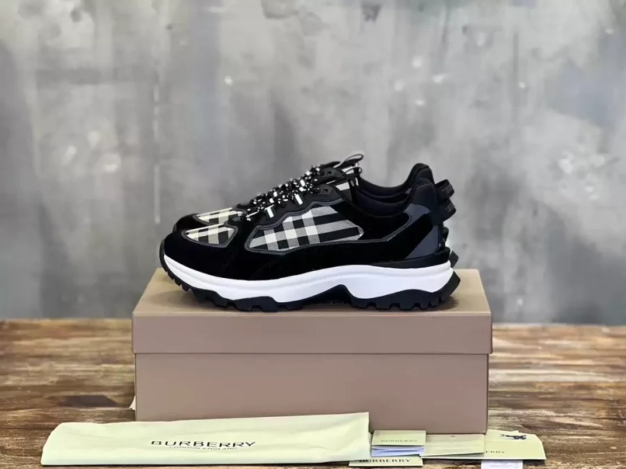 BURBERRY SNEAKERS – BBR106
