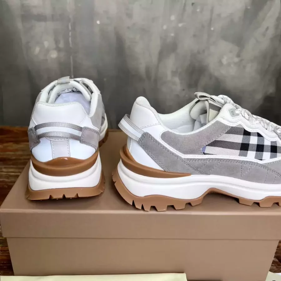 BURBERRY SNEAKERS – BBR107