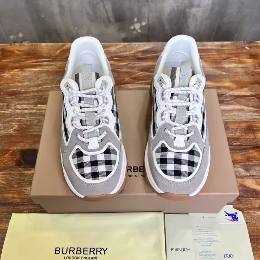 BURBERRY SNEAKERS – BBR107