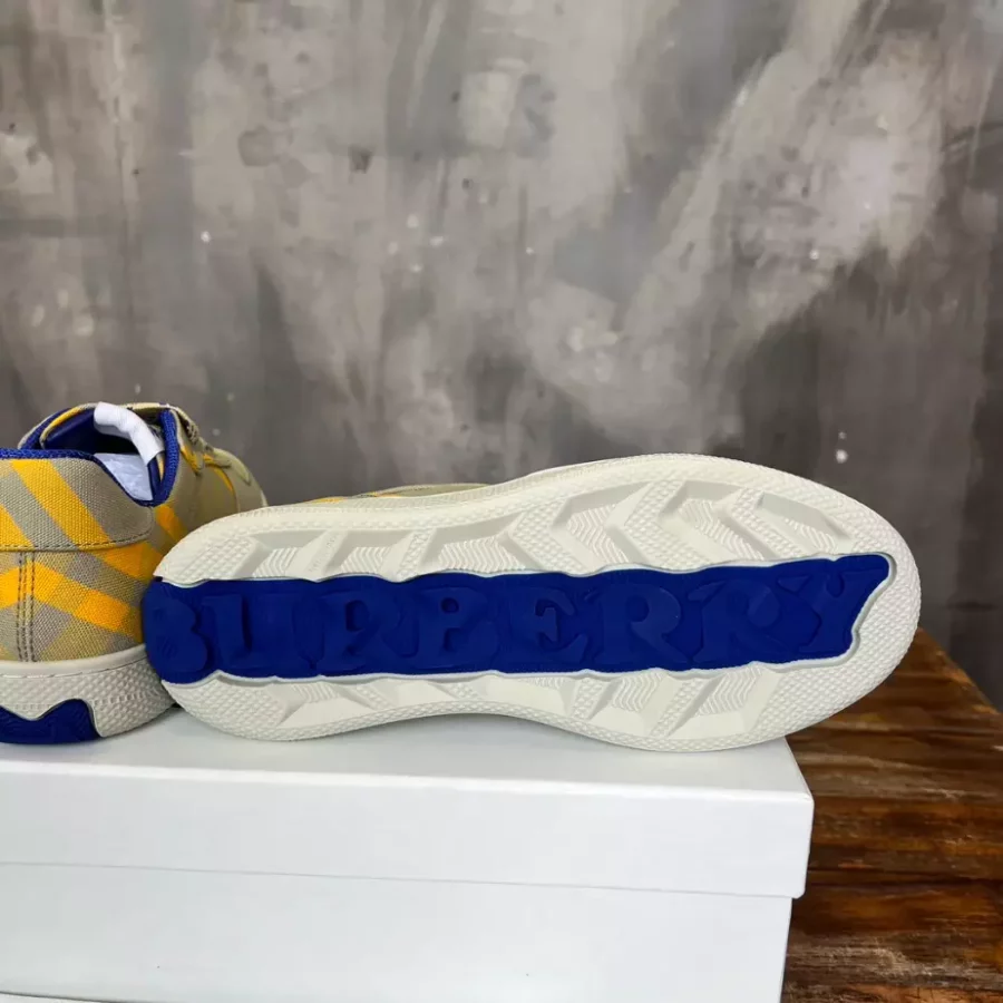 BURBERRY TERRACE SNEAKERS – BBR089