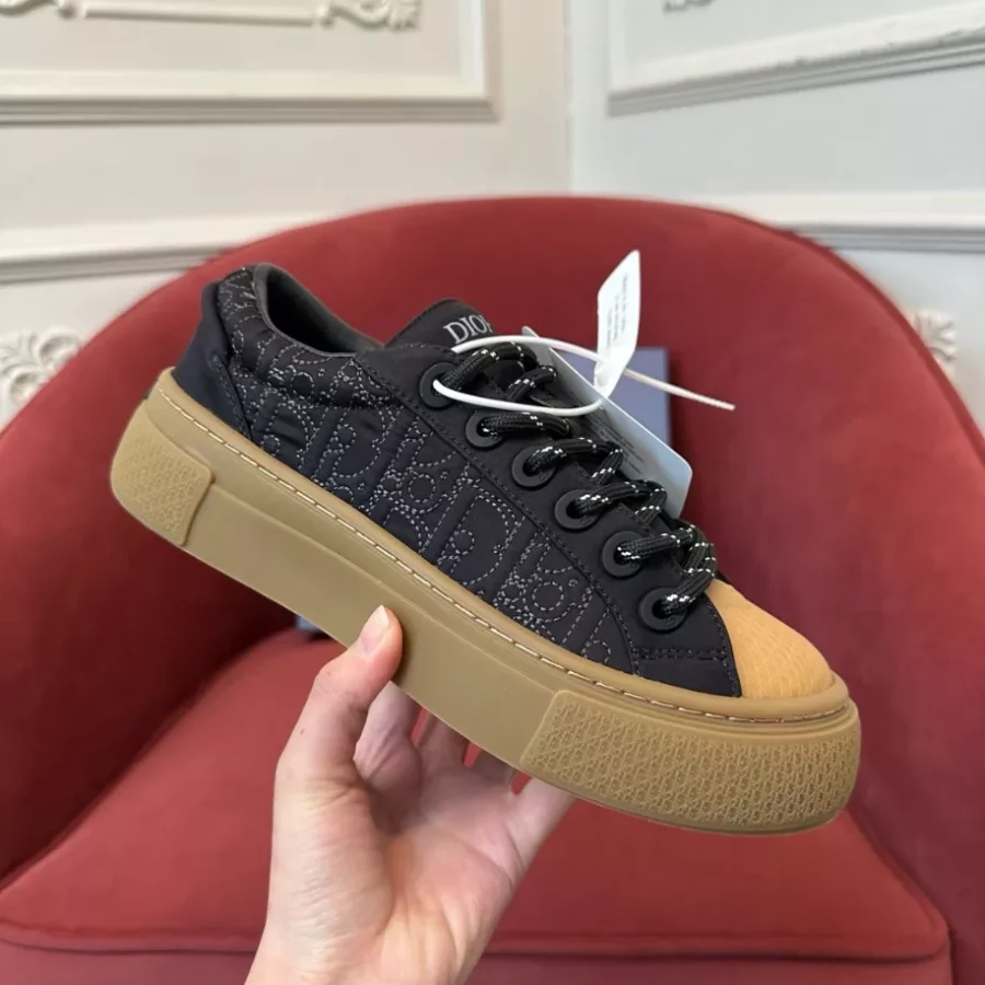 DIOR B33 SKATEBOARD SNEAKER – DO0201