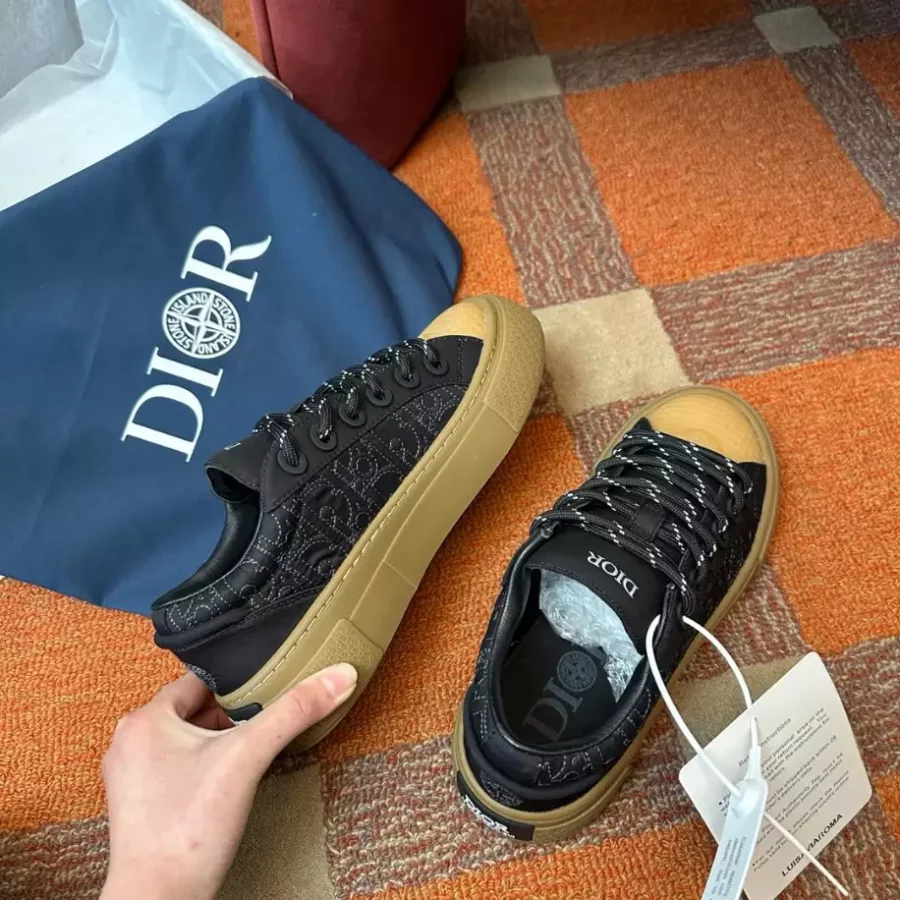 DIOR B33 SKATEBOARD SNEAKER – DO0201
