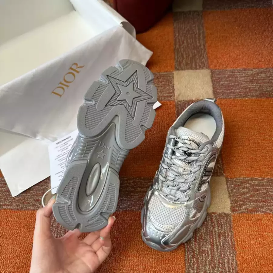 DIOR CHRONO SNEAKERS – DO0151