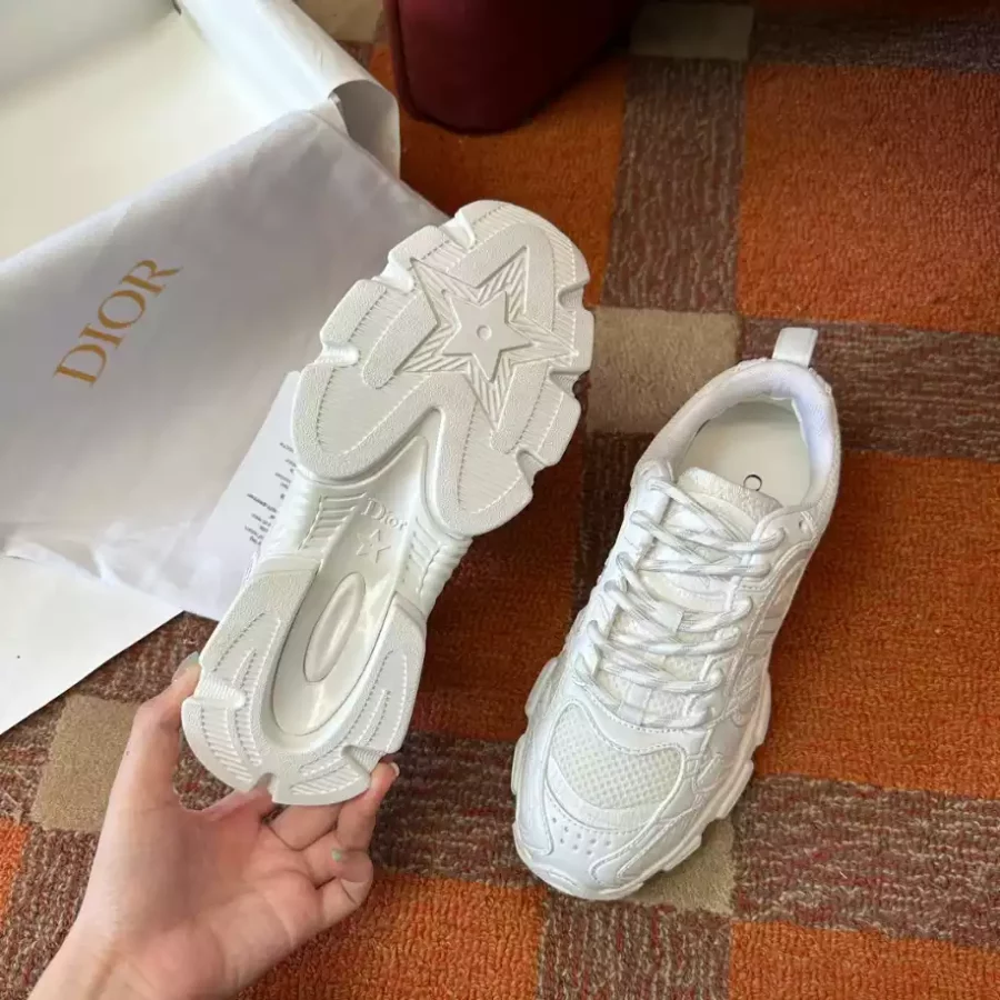 DIOR CHRONO SNEAKERS – DO0152