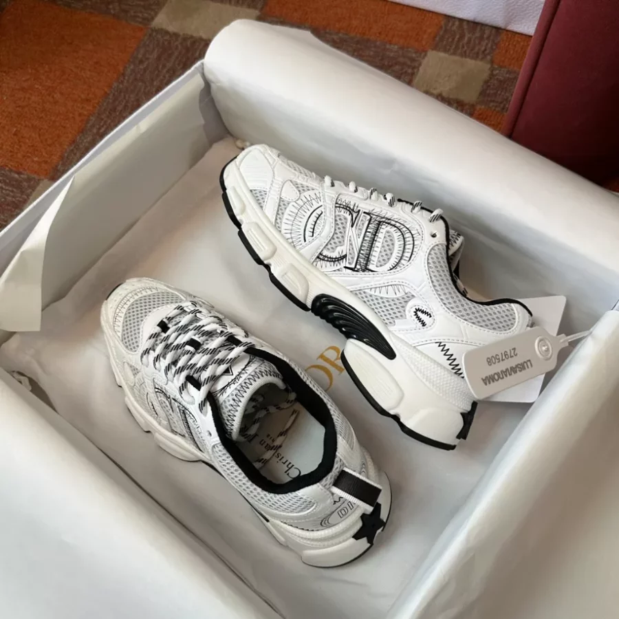 DIOR CHRONO SNEAKERS – DO0153