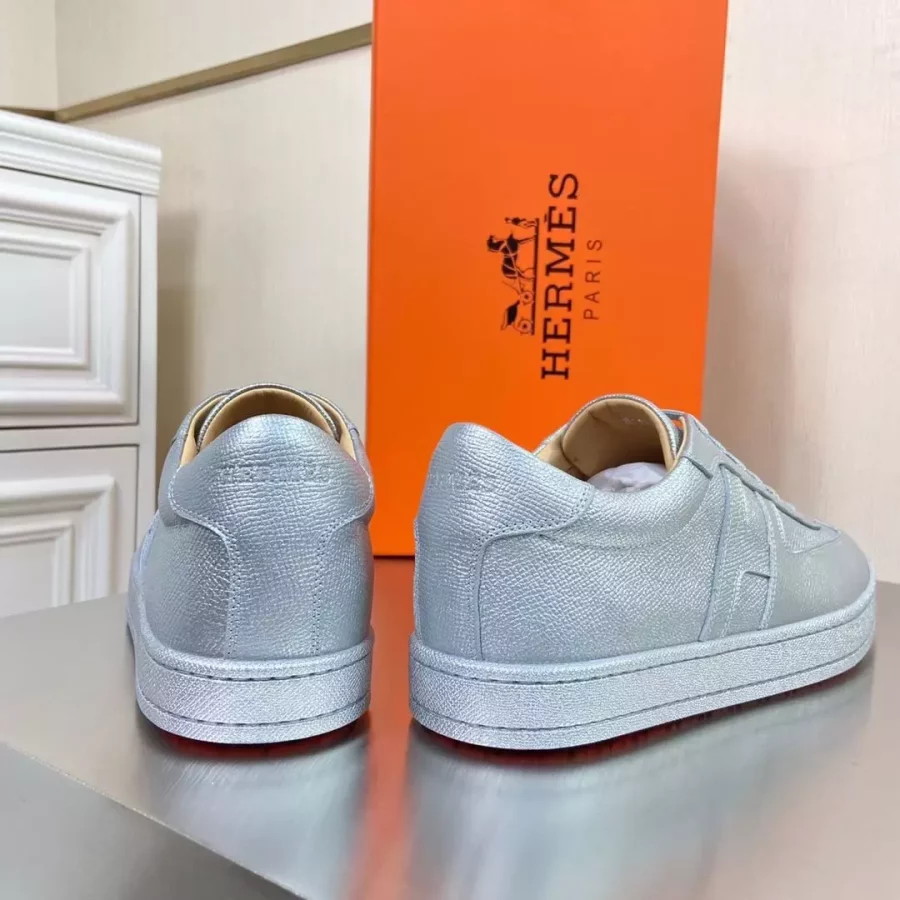 Hermes Boomerang Sneakers In Silver Epsom Leather – HM053