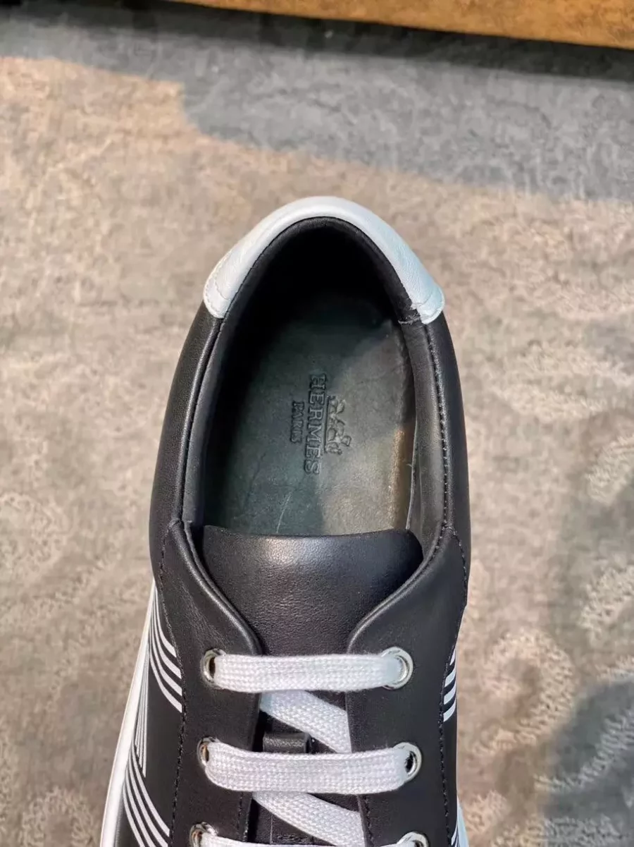 Hermes Men’s Avantage Sneakers In Black Calfskin – HM058