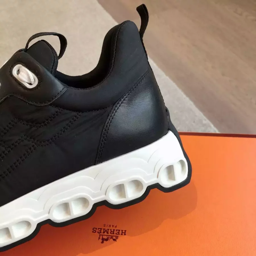 Hermes Men’s Impulse Sneakers in Black Fabric and Leather – HM016