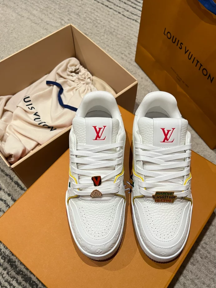 LOUIS VUITTON TRAINER SNEAKER – LVS240