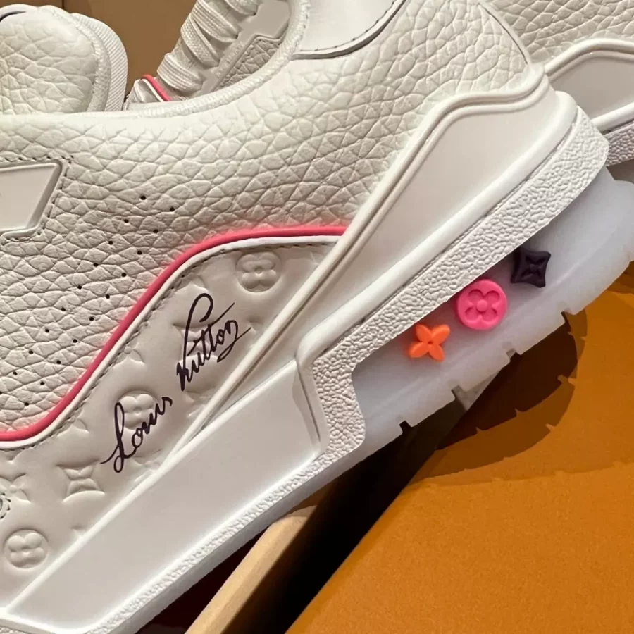LOUIS VUITTON TRAINER SNEAKER – LVS241