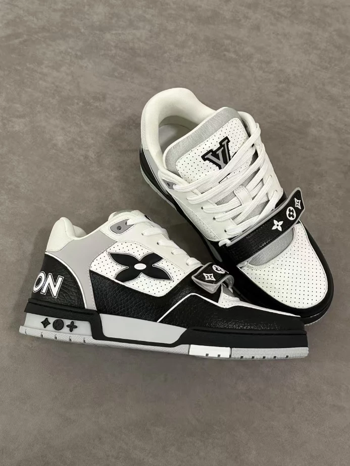 LOUIS VUITTON TRAINER SNEAKER – LVS247