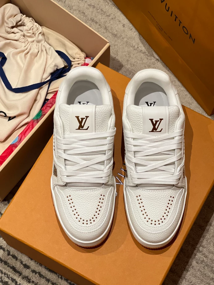 LOUIS VUITTON TRAINER SNEAKER – LVS250