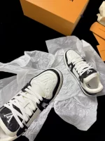 LOUIS VUITTON TRAINER SNEAKER – LVS251