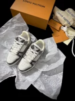 LOUIS VUITTON TRAINER SNEAKER – LVS252