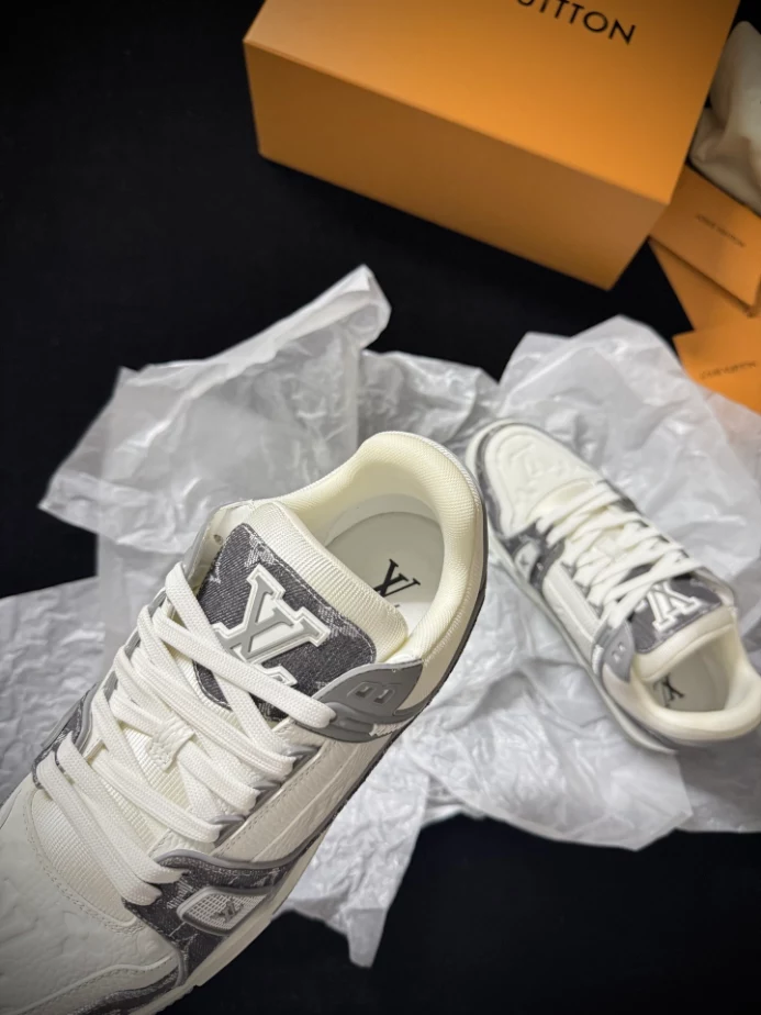 LOUIS VUITTON TRAINER SNEAKER – LVS252